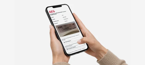 Smartphone zeigt erkannte Gerätedaten und passende Ersatzteile