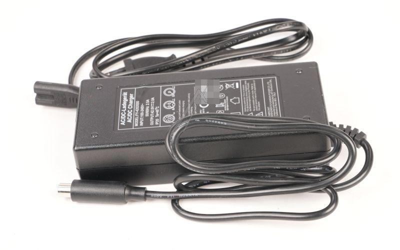 Ladegerät 42V 2A Ducati SCR_DE_044 für E-Scooter Scrambler City Cross-E