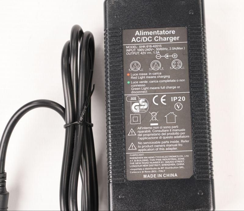 Ladegerät Ducati P1P-001 42V 1.5A für E-Scooter Pro 1 Plus