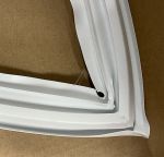 Kühlschrank-Türdichtung unten Whirlpool Indesit 488000526728 dicht, Tür